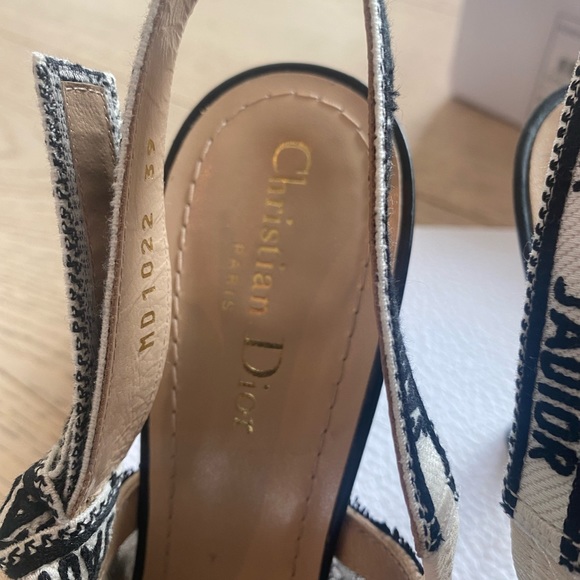 Christian Dior J' DIOR SLINGBACK PUMP in Roses Lace Embroidery - Picture 7 of 16